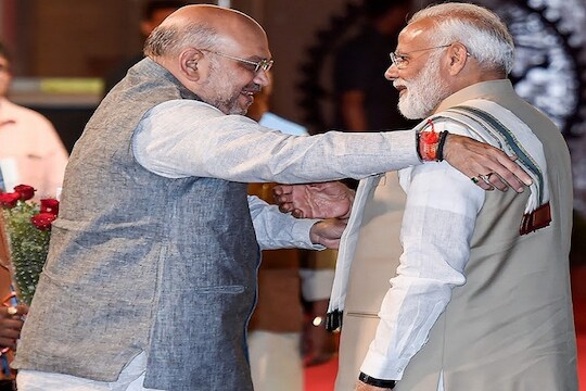 काँग्रेस नेतृत्वाच्या शोधात; तर भाजपकडून 2024 तयारी सुरू!