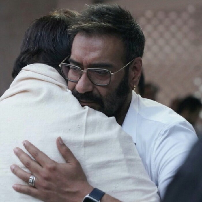 वीरू देवगण यांचं सर्वोत्तम टॅलेंट म्हणजे अजय देवगण. आम्ही अनेक सिनेमांत एकत्र काम केलं. माझ्या अनेक सिनेमांसाठी वीरू यांनी अक्शन सीन केले आहेत. वीरू पंजाबचे असल्यामुळे ते सेटवर माझं स्वागत अमिताभ सिंघया या नावानेच करायचे.