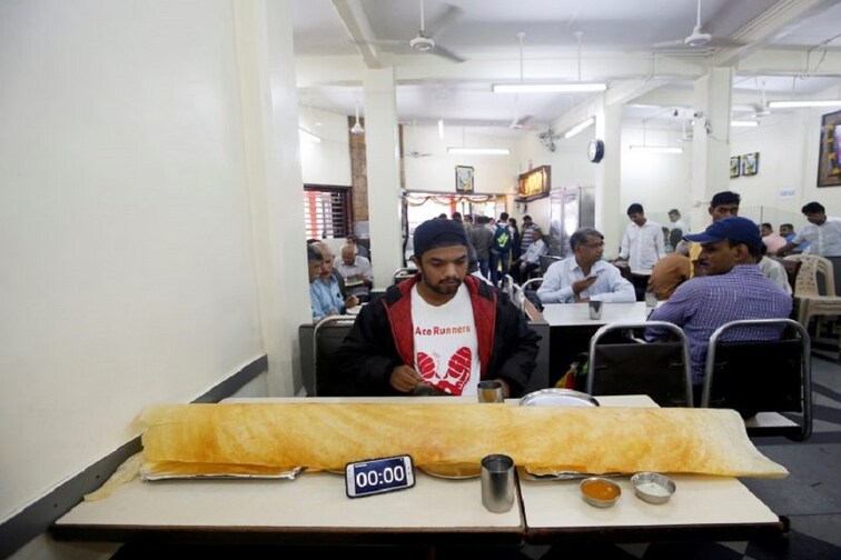 तणावग्रस्त व्यक्तींमुळे होतेय हाॅटेल इंडस्ट्रीची वाढ, कोण किती वेळा करतं हाॅटेलिंग?