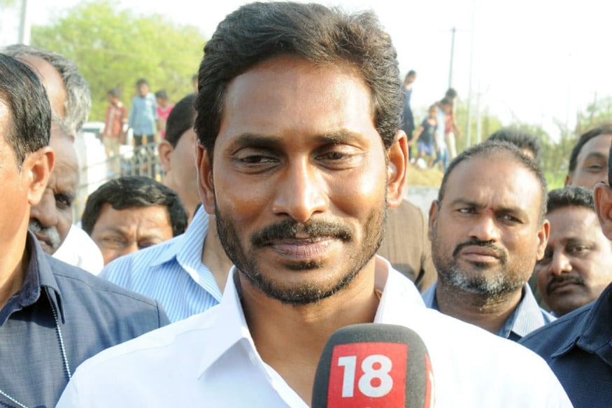त्यानंतर जगनमोहन रेड्डी यांनी काँग्रेसची साथ सोडत YSRकाँग्रेसची स्थापना केली. बेहिशेबी मालमत्ता प्रकरणात त्यांना काँग्रेसच्या कार्यकाळात 16 महिने तुरूंगवासाची शिक्षा झाली. तुरूंगातून बाहेर येताच रेड्डी यांनी काँग्रेसविरोधात रणशिंग फुंकलं. त्यानंतर जगनमोहन रेड्डी यांनी काँग्रेसची साथ सोडत YSRकाँग्रेसची स्थापना केली. बेहिशेबी मालमत्ता प्रकरणात त्यांना काँग्रेसच्या कार्यकाळात 16 महिने तुरूंगवासाची शिक्षा झाली. तुरूंगातून बाहेर येताच रेड्डी यांनी काँग्रेसविरोधात रणशिंग फुंकलं.