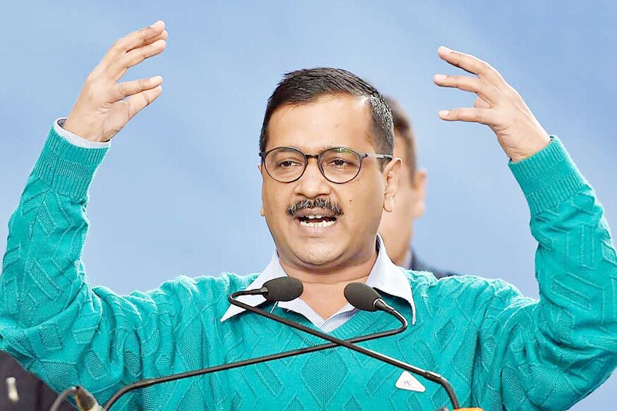 मागच्या लोकसभा निवडणुकीत केजरीवाल वाराणसीमध्ये प्रचार करत होते तेव्हा एकाने त्यांच्यावर शाईहल्ला केला आणि त्यांच्या गाडीवर अंडीही फेकली. मागच्या लोकसभा निवडणुकीत केजरीवाल वाराणसीमध्ये प्रचार करत होते तेव्हा एकाने त्यांच्यावर शाईहल्ला केला आणि त्यांच्या गाडीवर अंडीही फेकली.