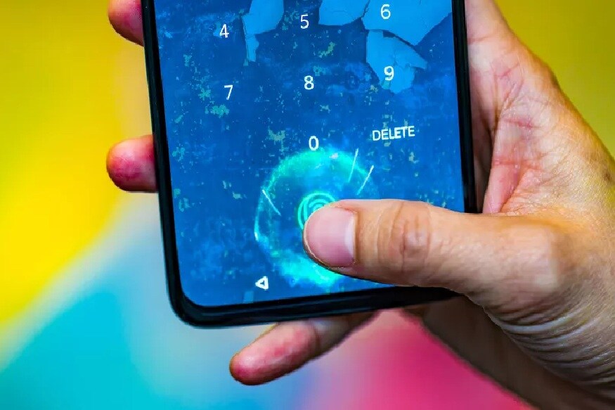 Amazon वर 4 मे पासून सुरू झालेल्या Summer Sale मध्ये महागड्या फोनवर 40 टक्क्यांपर्यंत डिस्काऊंट दिला जात आहे. महागडा फोन स्वस्तात खरेदी करण्याचा जर तुम्ही विचार करत असाल तर OnePlus 6T हा स्मार्टफोन तुमच्यासाठी उत्तम पर्याय ठरू शकतो. Amazon वर 4 मे पासून सुरू झालेल्या Summer Sale मध्ये महागड्या फोनवर 40 टक्क्यांपर्यंत डिस्काऊंट दिला जात आहे. महागडा फोन स्वस्तात खरेदी करण्याचा जर तुम्ही विचार करत असाल तर OnePlus 6T हा स्मार्टफोन तुमच्यासाठी उत्तम पर्याय ठरू शकतो.