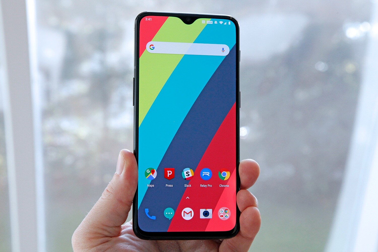 OnePlus 6T च्या 8GB/128GB या व्हेरिएंटची मुळ किंमत 32,999 आणि 8GB/256GB या व्हेरिएंटची मुळ किंमत 36,999 रुपये आहे. Amazon च्या या सेलमध्ये या दोन्ही वेरिएंटवर 9,000 रुपयांची सूट दिली जात आहे. OnePlus 6T च्या 8GB/128GB या व्हेरिएंटची मुळ किंमत 32,999 आणि 8GB/256GB या व्हेरिएंटची मुळ किंमत 36,999 रुपये आहे. Amazon च्या या सेलमध्ये या दोन्ही वेरिएंटवर 9,000 रुपयांची सूट दिली जात आहे.