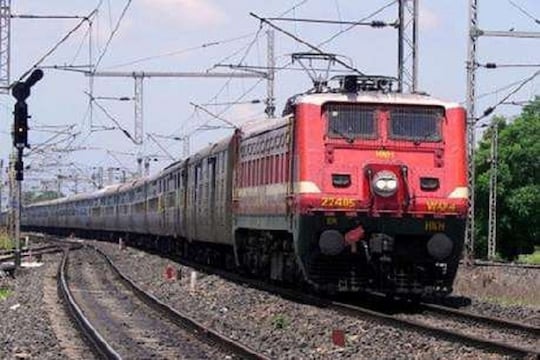 लॉकडाऊनमध्ये राज्यांनुसार धावणार 300 स्पेशल ट्रेन? असा आहे रेल्वेचा प्लॅन