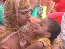 शहीद तौसिफ शेख यांना अखेरचा निरोप, पापाss पापाss म्हणत दीड वर्षीय जहेदचा आक्रोश