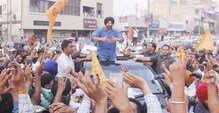 सनी देओलनं नितीन गडकरींकडे मागितले 132 कोटी ! सनी देओलनं नितीन गडकरींकडे मागितले 132 कोटी !