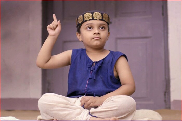 स्टार प्रवाहावर डाॅ. बाबासाहेब आंबेडकर मालिका सुरू झालीय. सध्या छोट्या आंबेडकरांची भूमिका साकारणाऱ्या बालकलाकाराचं कौतुक होतंय.