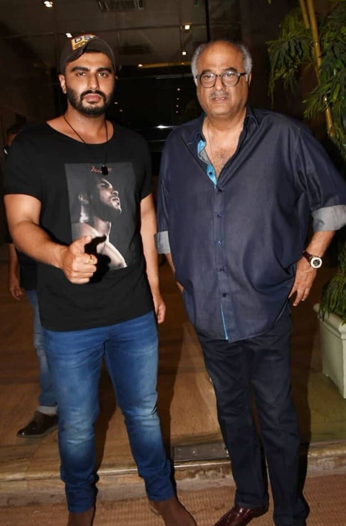 वडील बोनी कपूर यांनीही 'इंडियाज मोस्ट वॉन्टेड' स्क्रिनिंगला हजेरी लावली. (फोटो सौजन्य : विराल भयानी) वडील बोनी कपूर यांनीही 'इंडियाज मोस्ट वॉन्टेड' स्क्रिनिंगला हजेरी लावली. (फोटो सौजन्य : विराल भयानी)