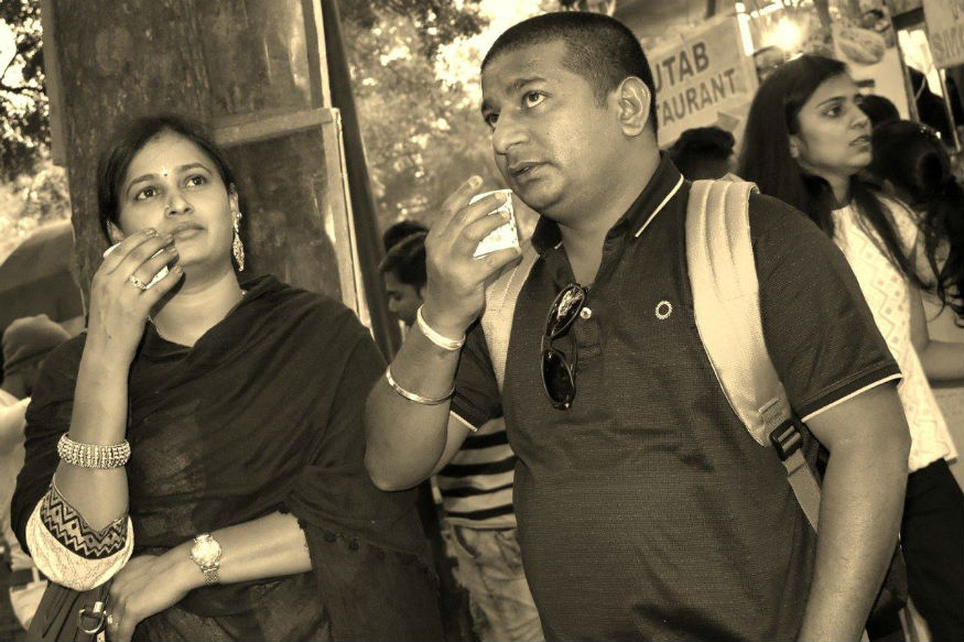 सध्या इन्कम टॅक्स विभाग बंगळुरूच्या एका रिक्षा ड्रायव्हरबद्दल गोंधळात पडलेत. यानं काही दिवसांपूर्वी एक बंगला खरेदी केला. त्याची किंमत आहे 1.6 कोटी रुपये. निवडणुकीच्या धामधुमीतच ही खरेदी झाली. म्हणून या रिक्षा ड्रायव्हरचे राजकीय संबंध आहेत असं वाचलं. पण तसं काही नसल्याचं आयकर विभागानं सांगितलंय. सध्या इन्कम टॅक्स विभाग बंगळुरूच्या एका रिक्षा ड्रायव्हरबद्दल गोंधळात पडलेत. यानं काही दिवसांपूर्वी एक बंगला खरेदी केला. त्याची किंमत आहे 1.6 कोटी रुपये. निवडणुकीच्या धामधुमीतच ही खरेदी झाली. म्हणून या रिक्षा ड्रायव्हरचे राजकीय संबंध आहेत असं वाचलं. पण तसं काही नसल्याचं आयकर विभागानं सांगितलंय.