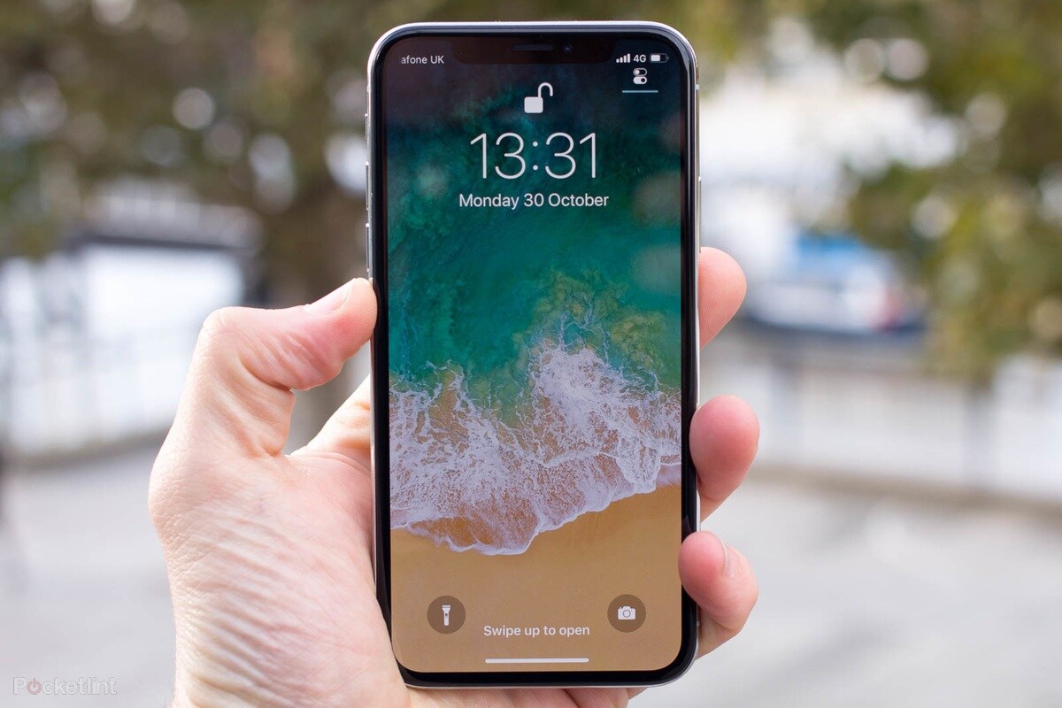 iPhone X याशिवाय अॅपलने iPhone 6S या स्मार्टफोनवरसुद्धा 2000 रुपयांची सूट दिली जात आहे. ज्यामुळे तुम्हाला हा फोन फक्त 27,999 रुपयांना खरेदी करता येईल. iPhone X याशिवाय अॅपलने iPhone 6S या स्मार्टफोनवरसुद्धा 2000 रुपयांची सूट दिली जात आहे. ज्यामुळे तुम्हाला हा फोन फक्त 27,999 रुपयांना खरेदी करता येईल.