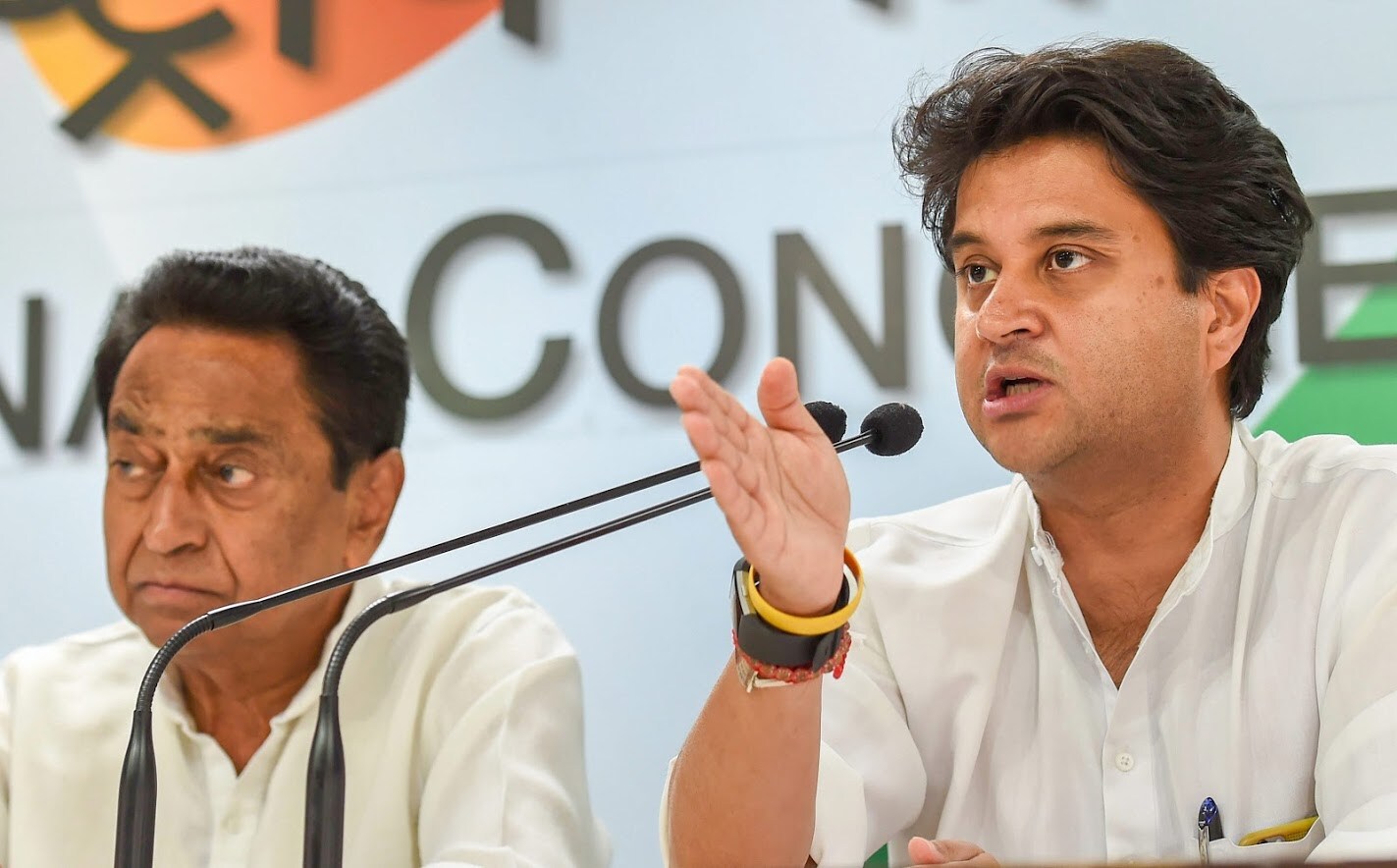 मध्य प्रदेशात काँग्रसचा सर्वाधिक सुरक्षित मतदारसंघ असलेल्या गुणामध्ये काँग्रेसचे तरुण नेते ज्योतिरादित्य शिंदे पिछाडीवर आहे. मध्य प्रदेशात काँग्रसचा सर्वाधिक सुरक्षित मतदारसंघ असलेल्या गुणामध्ये काँग्रेसचे तरुण नेते ज्योतिरादित्य शिंदे पिछाडीवर आहे.