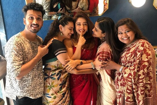 बोहल्यावर चढतेय नेहा पेंडसे? अभिजीत खांडकेकरने शेअर केली पोस्ट