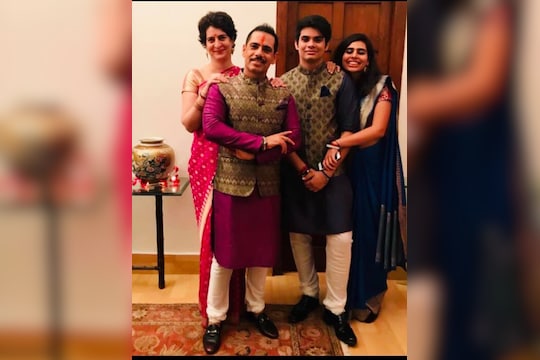 प्रियांका गांधींचं वय आणि रॉबर्ट वाड्रांचा 50 वा वाढदिवस, या फोटोंची आहे चर्चा...