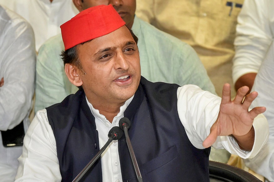 अखिलेश यादव : उत्तर प्रदेशचे माजी मुख्यमंत्री आणि समाजवादी पक्षाचे नेते अखिलेश यादव यांनी सिडनी विद्यापीठातून एनव्हारनमेंट इंजिनीअरींगमध्ये मास्टर डिग्री मिळवली आहे. अखिलेश यादव : उत्तर प्रदेशचे माजी मुख्यमंत्री आणि समाजवादी पक्षाचे नेते अखिलेश यादव यांनी सिडनी विद्यापीठातून एनव्हारनमेंट इंजिनीअरींगमध्ये मास्टर डिग्री मिळवली आहे.