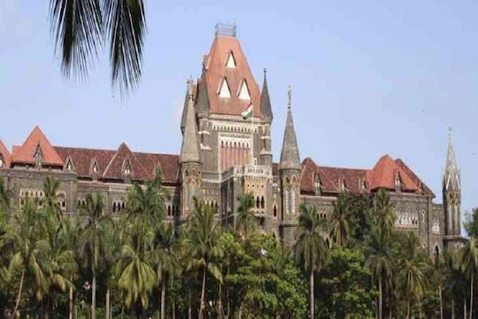 मुंबई उच्च न्यायालयात नोकरीची मोठी संधी, 'असा' करा अर्ज
