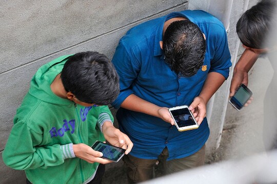 3 महिन्यांचा EMI थांबवण्यासाठी मागितला जातोय OTP, पोलिसांचं 'अलर्ट' राहण्याचं आवाहन