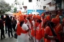 VHPच्या शोभा यात्रेत मुलींचा रायफलमधून हवेत गोळीबार; नाचवल्या नंग्या तलवारी