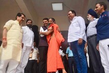 बाबा रामदेव देणार मुख्यमंत्र्यांना 'योगा'चे धडे बाबा रामदेव देणार मुख्यमंत्र्यांना 'योगा'चे धडे