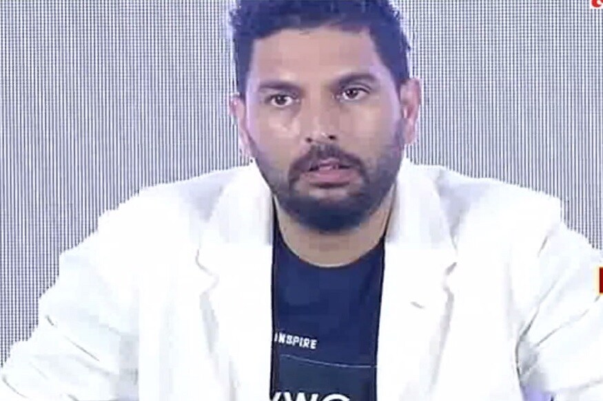 भारतीय संघाचा दिग्गज ऑलराऊंडर युवराज सिंगनं आज आंतरराष्ट्रीय क्रिकेटमधून निवृत्ती जाहीर केली. दरम्यान यावेळी त्याची पत्नी हेजल कीच आणि त्याची आई शबनम सिंग यावेळी उपस्थित होत्या. भारतीय संघाचा दिग्गज ऑलराऊंडर युवराज सिंगनं आज आंतरराष्ट्रीय क्रिकेटमधून निवृत्ती जाहीर केली. दरम्यान यावेळी त्याची पत्नी हेजल कीच आणि त्याची आई शबनम सिंग यावेळी उपस्थित होत्या.