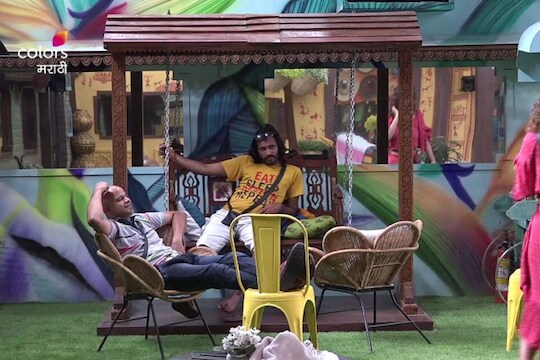 Bigg Boss Marathi 2- अभिजीत बिचकुलेंनी शिवानीसाठी गायले खास गाणे...