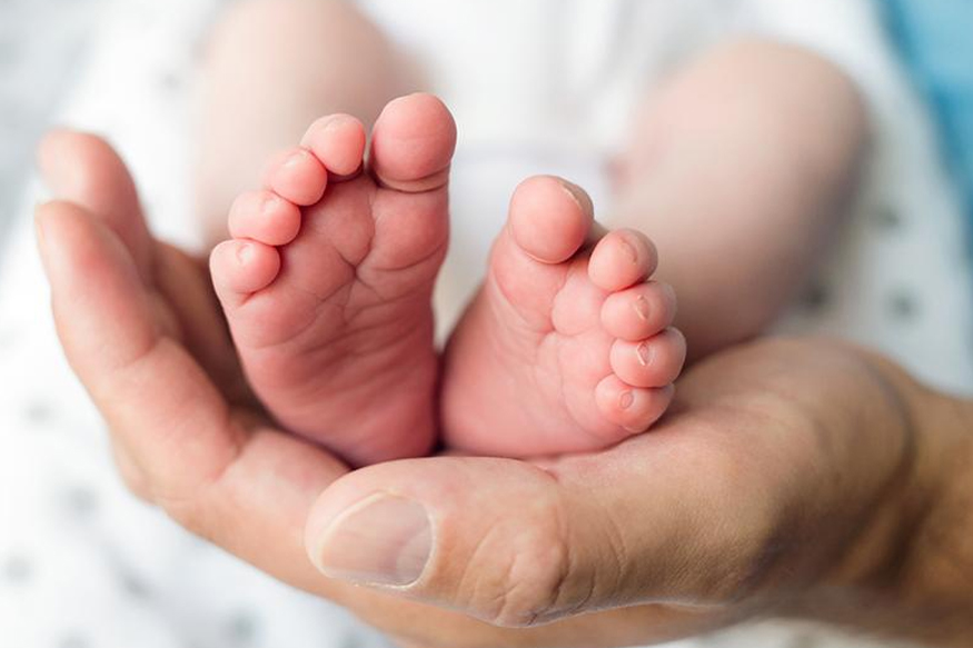 आता हेच बाकी होतं! लॉकडाऊनमध्ये झाला जुळ्या मुलांचा जन्म, आईने अशी ठेवली कोरोनावरून नावं