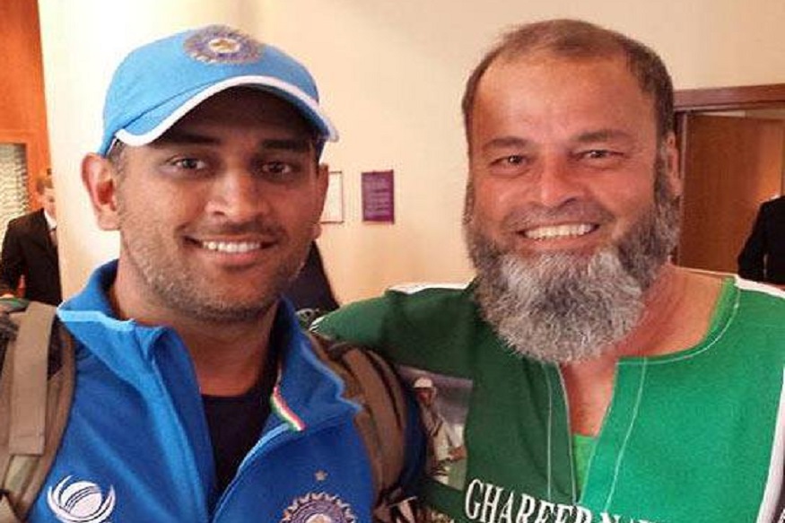पाकिस्तानी बशीर चाचाला मिळालं नाही तिकीट, धोनीच्या भरोशावर पोहोचला सामना बघायला!