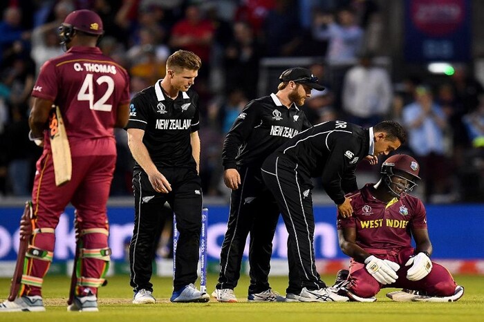 वेस्ट इंडिजविरुद्ध विजय मिळवून न्यूझीलंडने गुणतक्त्यात अव्वल स्थान कायम राखले आहे. 11 गुणांसह ते पहिल्या स्थानावर आहेत. तर वेस्ट इंडिज आठव्या स्थानावर असून वर्ल्ड कपमधील त्यांचे आव्हान संपुष्टात आलं आहे.