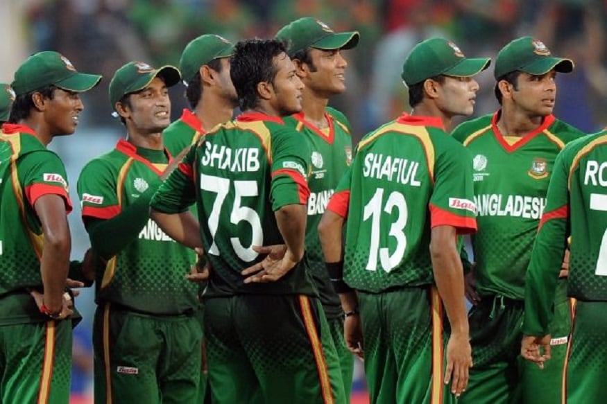 2006च्या वर्ल्ड कपमध्येही बांगलादेश संघाने आपली ताकद दाखवली तीही बलाढ्य भारतीय संघसमोर, द्रविड पासून सचिन पर्यंत सर्वाना थक्क करणारा हा निकाल होता. बांगलादेशने भारतीय संघाला 5 विकेटने नमवत थेट वर्ल्ड कपच्या बाहेर केले होते. 2006च्या वर्ल्ड कपमध्येही बांगलादेश संघाने आपली ताकद दाखवली तीही बलाढ्य भारतीय संघसमोर, द्रविड पासून सचिन पर्यंत सर्वाना थक्क करणारा हा निकाल होता. बांगलादेशने भारतीय संघाला 5 विकेटने नमवत थेट वर्ल्ड कपच्या बाहेर केले होते.