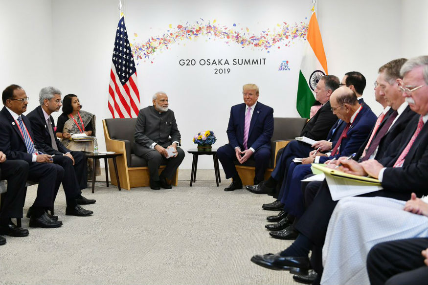 नरेंद्र मोदी पहिल्यांदा पंतप्रधान बनले तेव्हा भारतात अनेक गट सक्रिय होते. पण मोदींनी या सगळ्या गटांना एकत्र आणून काम करायला प्रवृत्त केलं. हे त्यांचं मोठं यश आहे, असं ट्रम्प म्हणाले. नरेंद्र मोदी पहिल्यांदा पंतप्रधान बनले तेव्हा भारतात अनेक गट सक्रिय होते. पण मोदींनी या सगळ्या गटांना एकत्र आणून काम करायला प्रवृत्त केलं. हे त्यांचं मोठं यश आहे, असं ट्रम्प म्हणाले.