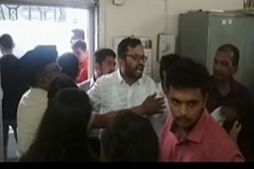VIDEO : राष्ट्रवादी आणि ABVP च्या कार्यकर्त्यांमध्ये तुफान राडा