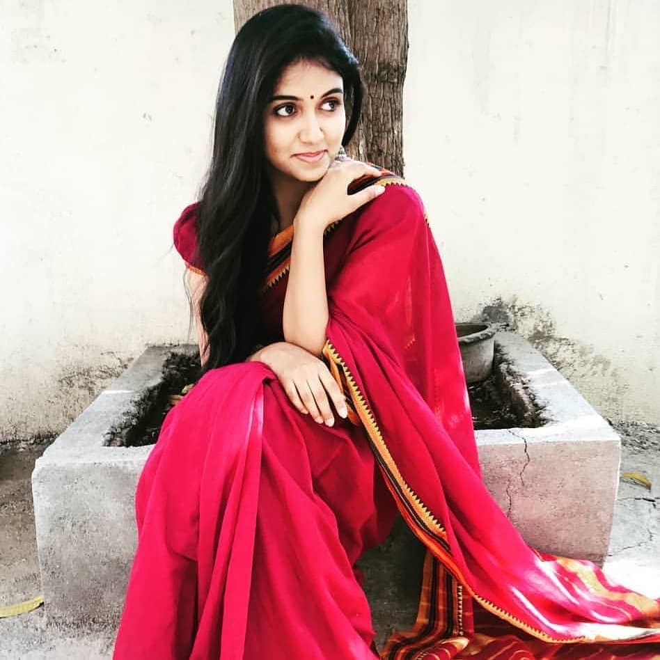 यासाठी तिनं कुणी ट्रेनर नव्हता ठेवला. ती सांगते, तिची आईच तिची ट्रेनर आणि डाएटिशियन, या सगळ्याचा फायदा असा झाला की, २ ते ३ महिन्यात तिचं १२ किलो वजन कमी झालं. यासाठी तिनं कुणी ट्रेनर नव्हता ठेवला. ती सांगते, तिची आईच तिची ट्रेनर आणि डाएटिशियन, या सगळ्याचा फायदा असा झाला की, २ ते ३ महिन्यात तिचं १२ किलो वजन कमी झालं.
