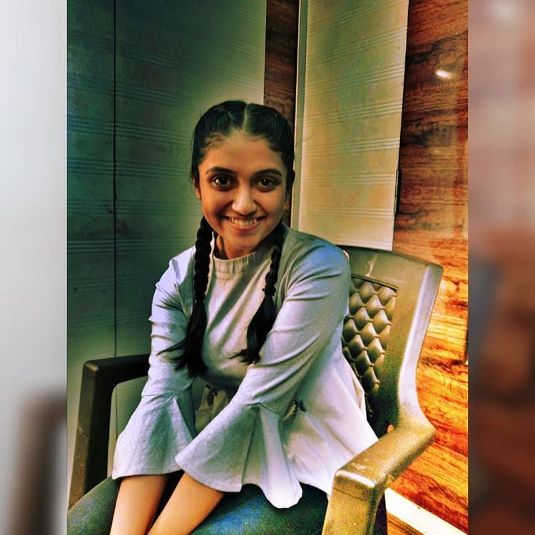 ती म्हणाली, 'मी सकाळ आणि संध्याकाळ फक्त सलाड खात होते. मला गोड जास्त आवडतं, पण तेही मी सोडलं. घरात गुलाबजाम वगैरे गोड पदार्थ बनत असतील तर मी तिथे फिरकायचीही नाही.' इतकंच काय रिंकूसमोर कुणी गोड पदार्थ खात असेल तर ती तिथून उठून निघून जायची. ती म्हणाली, 'मी सकाळ आणि संध्याकाळ फक्त सलाड खात होते. मला गोड जास्त आवडतं, पण तेही मी सोडलं. घरात गुलाबजाम वगैरे गोड पदार्थ बनत असतील तर मी तिथे फिरकायचीही नाही.' इतकंच काय रिंकूसमोर कुणी गोड पदार्थ खात असेल तर ती तिथून उठून निघून जायची.