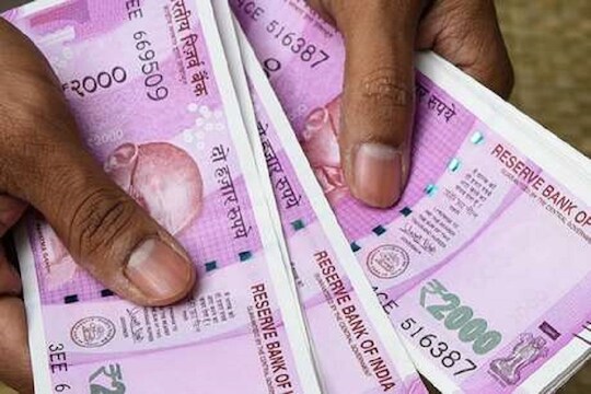 मोदी सरकारच्या मदतीनं 'अशी' करा दर महिन्याला 30 हजार रुपये कमाई