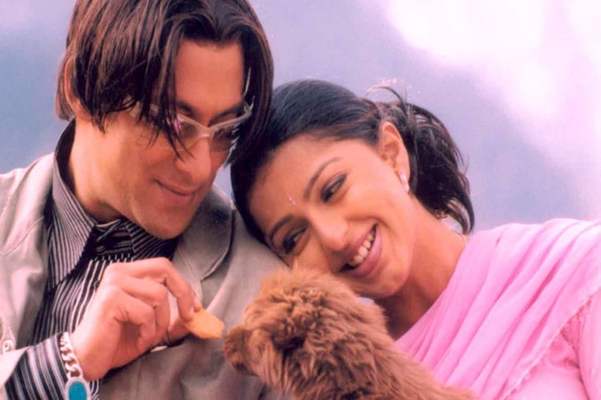 सतीश कौशिक दिग्दर्शित 2003 मध्ये आलेला सलमान खानचा ‘तेरे नाम’ हा सिनेमा त्याच्या करिअरमधील सुपरहिट सिनेमांपैकी एक आहे. यात सलमाननं एका उत्कट प्रियकराची भूमिका साकारली होती. यातील सलमानची हेअर स्टाइल आजही सर्वांच्या लक्षात आहे. हा सिनेमा मुळ तमिळ सिनेमा ‘सेतू’चा (1999) हिंदी रिमेक आहे. सतीश कौशिक दिग्दर्शित 2003 मध्ये आलेला सलमान खानचा ‘तेरे नाम’ हा सिनेमा त्याच्या करिअरमधील सुपरहिट सिनेमांपैकी एक आहे. यात सलमाननं एका उत्कट प्रियकराची भूमिका साकारली होती. यातील सलमानची हेअर स्टाइल आजही सर्वांच्या लक्षात आहे. हा सिनेमा मुळ तमिळ सिनेमा ‘सेतू’चा (1999) हिंदी रिमेक आहे.