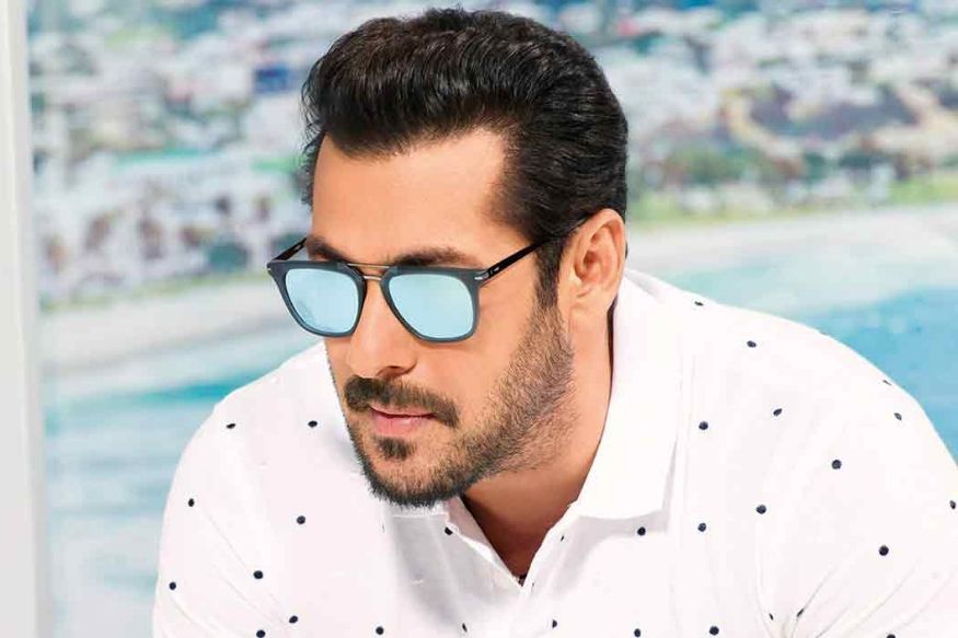 बॉलिवूडमधील अनेक कलाकारांनी PM Cares फंडमध्ये मदत केली. मात्र सलमाननं असं काहीही न करता थेट तळागाळातील लोकांना मदत केली आहे. त्यामुळे त्याच्या या कृतीचं कौतुक होत आहे.