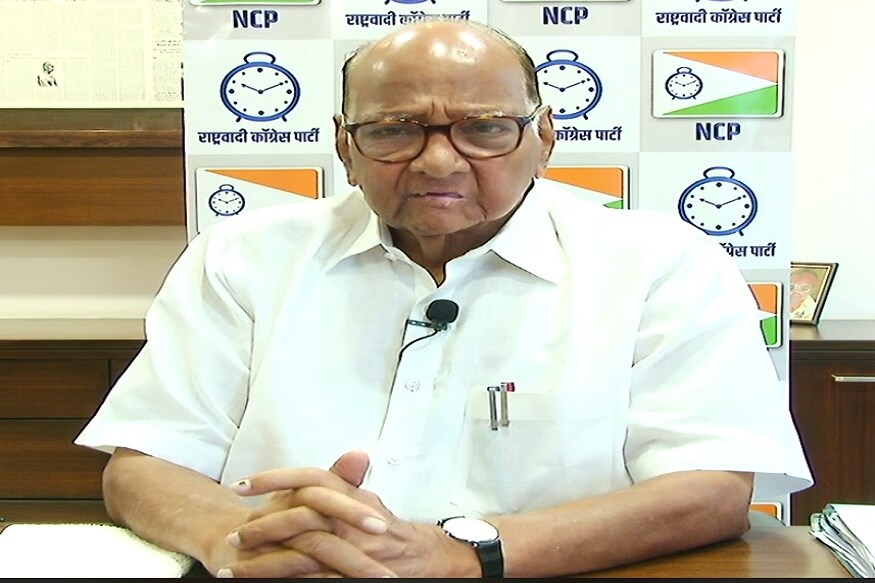 आता आगामी विधानसभा निवडणुकीतही मोहिते पाटलांनंतर काँग्रेस-राष्ट्रवादीचे सोलापूर जिल्ह्यातील चार नेते शिवसेना-भाजपच्या संपर्कात असल्याची चर्चा आहे. आता आगामी विधानसभा निवडणुकीतही मोहिते पाटलांनंतर काँग्रेस-राष्ट्रवादीचे सोलापूर जिल्ह्यातील चार नेते शिवसेना-भाजपच्या संपर्कात असल्याची चर्चा आहे.