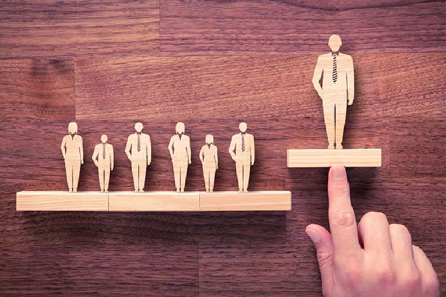 फक्त डिग्री असून आता चालणार नाही! नोकरी मिळवण्यासाठी आवश्यक आहेत 5 Skills