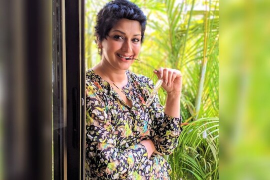 VIDEO : कॅन्सर फ्री झाल्यावर अभिनेत्री सोनाली बेंद्रे आता घेतेय ‘ही’ थेरपी