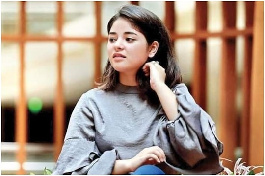 झायरा वसीमची बॉलिवूड एक्झिट, मॅनेजरने केला खळबळजनक खुलासा Zaira Wasim |