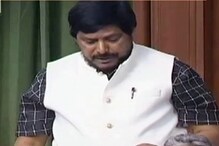 VIDEO: आठवलेंच्या कवितेमुळे तुफान हशा! मोदी आणि राहुल गांधीही खळखळून हसले