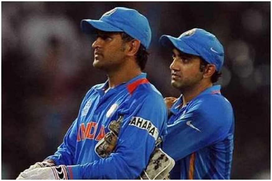 भारताचा यष्टीरक्षक महेंद्रसिंग धोनीच्या निवृत्तीची चर्चा सध्या होत आहे. दरम्यान धोनी लगेच निवृत्ती घेणार नसल्याचंही म्हटलं जात आहे. धोनी वेस्ट इंडीज दौऱ्यावर जाण्याची शक्यता कमी आहे. तसेच तो पुढच्या वर्षी होणाऱ्या टी20 वर्ल्ड कपनंतर निवृत्ती घेईल अशीही चर्चा आहे. भारताचा यष्टीरक्षक महेंद्रसिंग धोनीच्या निवृत्तीची चर्चा सध्या होत आहे. दरम्यान धोनी लगेच निवृत्ती घेणार नसल्याचंही म्हटलं जात आहे. धोनी वेस्ट इंडीज दौऱ्यावर जाण्याची शक्यता कमी आहे. तसेच तो पुढच्या वर्षी होणाऱ्या टी20 वर्ल्ड कपनंतर निवृत्ती घेईल अशीही चर्चा आहे.