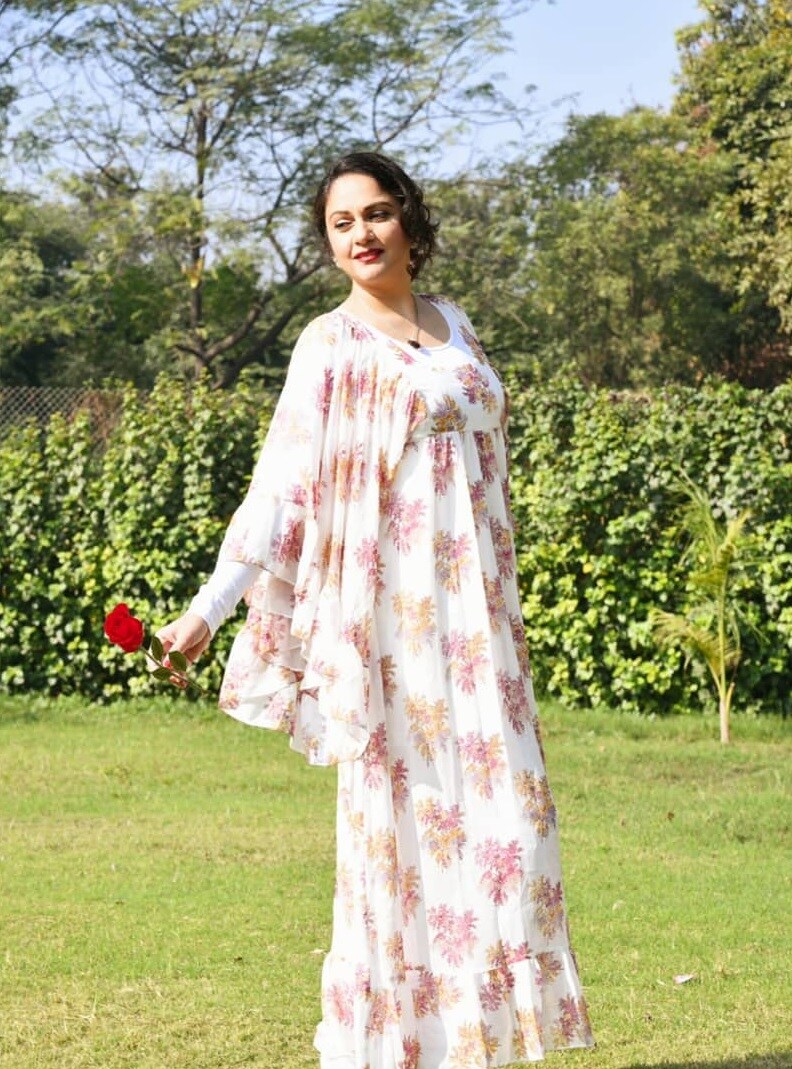 बॉलिवूडमधून गायब झाल्यानंतर टीव्हीवरील संतोषी माँ या मालिकेत लीड रोलमध्ये शेवटची दिसली होती. तसेच काही डान्स शोमध्येही ती दिसली. बॉलिवूडमधून गायब झाल्यानंतर टीव्हीवरील संतोषी माँ या मालिकेत लीड रोलमध्ये शेवटची दिसली होती. तसेच काही डान्स शोमध्येही ती दिसली.