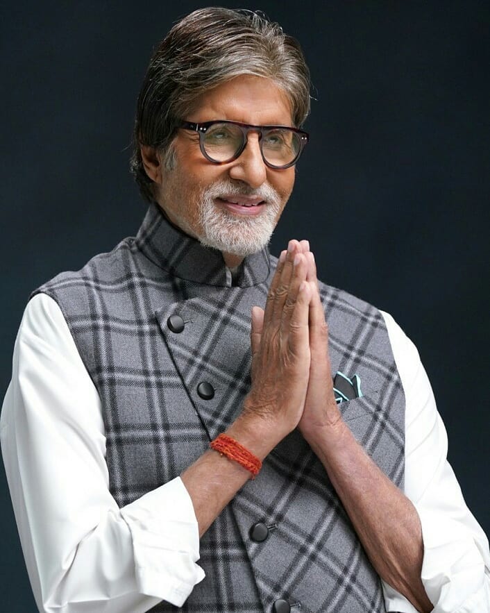 बिग बी अमिताभ बच्चन यांची बॉलिवूडमधील क्रेझ अद्याप कमी झालेली नाही. एका सिनेमासाठी ते 20 कोटींचं मानधन घेतात. बिग बी अमिताभ बच्चन यांची बॉलिवूडमधील क्रेझ अद्याप कमी झालेली नाही. एका सिनेमासाठी ते 20 कोटींचं मानधन घेतात.
