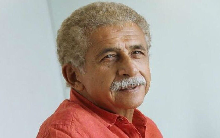 त्रिदेव सिनेमातल्या तिरछी टोपीवाले म्हणणाऱ्या अभिनेत्याने त्याही वेळी प्रेक्षकांची मनं जिंकली होती. त्रिदेव सिनेमातल्या तिरछी टोपीवाले म्हणणाऱ्या अभिनेत्याने त्याही वेळी प्रेक्षकांची मनं जिंकली होती.