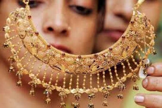 8 ग्रॅमची गिन्नी 27,400 रुपये आहे.