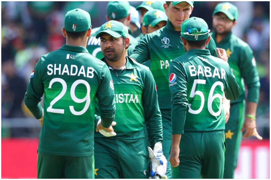 World Cup : पाकचा कर्णधार बावळट त्यात संघ भित्रा, शोएब अख्तर पुन्हा भडकला