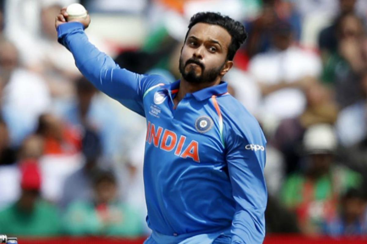 34 वर्षीय केदार जाधवला 2019 वर्ल्ड कपमध्ये जास्त संधी मिळाल्या नाहीत. त्यामुळं स्वत:ला सिध्द करण्यासाठी केदार जाधवकडे ही शेवटची संधी असू शकते. केदारनं 65 सामन्यात 43.24च्या सरासरीनं 1254 धावा केल्या आहेत. केदार जाधव फेल झाल्यास शुभमन गीलला संघात स्थान मिळू शकते.