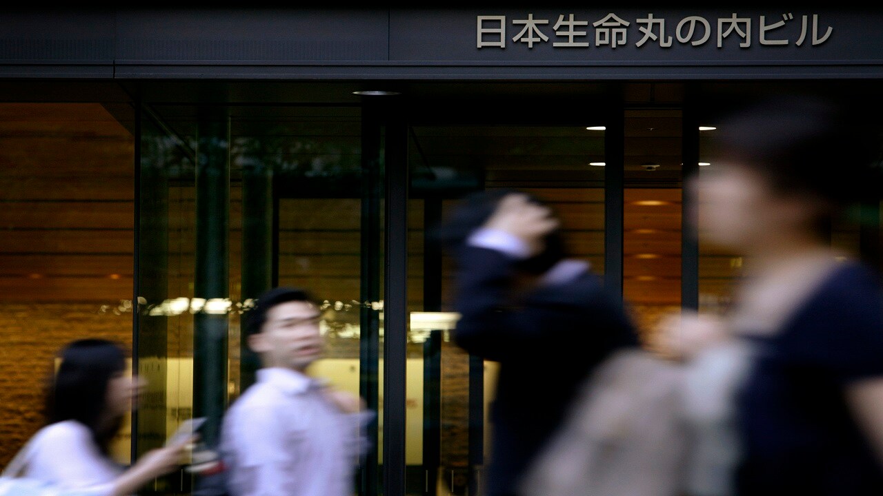 नंबर 8 - Marunouchi - हे ठिकाण टोकियोत आहे.इथे तीन मोठ्या बँका आहेत. इथली जागेची किंमत 11472.26 रुपये प्रति चौरस फुट आहे. (Image Source: Reuters) नंबर 8 - Marunouchi - हे ठिकाण टोकियोत आहे.इथे तीन मोठ्या बँका आहेत. इथली जागेची किंमत 11472.26 रुपये प्रति चौरस फुट आहे. (Image Source: Reuters)