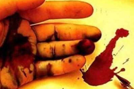 चार वर्षाच्या मुलीने खाण्यासाठी दिला नकार, आईने जीव जाईपर्यंत दिला मार!