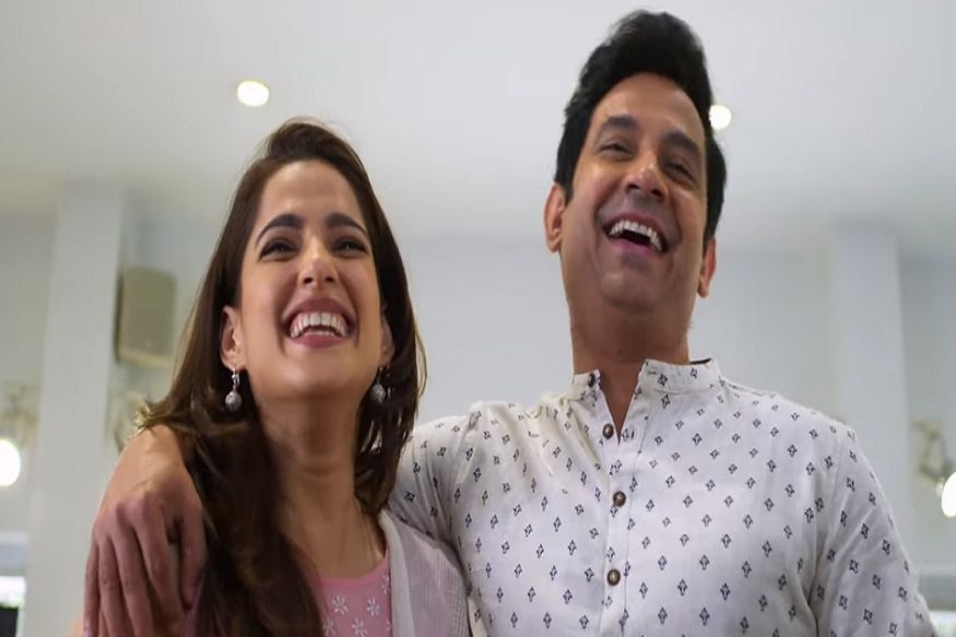 VIDEO : आणि काय हवं : बोल्ड अवतारानंतर प्रिया बापट नवऱ्याबरोबरच दिसणार वेबसीरिजमध्ये